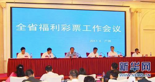 古代嘬吮奶水nph